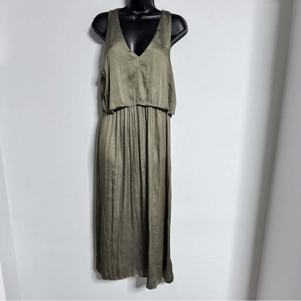 H&M Olive Green Midi Dress Satiny V Neck Sleeveless Pullover Cocktail Dressy 10 - Picture 2 of 9